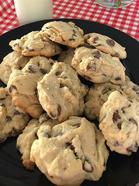 Light and Fluffy Chocolate Chip Cookies Fluffy Chocolate Chip Cookies, Cookies Light, Chip Recipes, Cookies Recipes Chocolate, Easy Chocolate Chip Cookies, Best Chocolate Chip, Chocolate Cookie Recipes, Cookies Ideas, Chewy Chocolate Chip