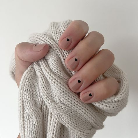 🌟 Self-care Sunday 🌟 It’s amazing how something as simple as a DIY mani can instantly boost your mood 💅🏻 Don’t forget to take some time for yourself today! #selfcaresunday #selfcareideas #nailartideas Simple Short Nail Art, Short Nails Ideas Summer, Nails Ideas Summer, Ideas Summer Nails, Monochrome Nails, Short Nail Art, Short Nails Ideas, Slow Lifestyle, Short Nails Art