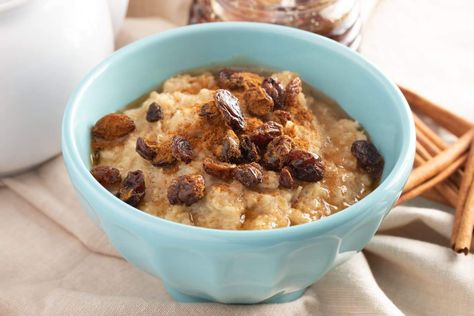 Coconut Milk Rice Pudding, Rhubarb Oatmeal, Raisin Oatmeal, Coconut Milk Rice, Chai Tea Recipe, Homemade Oatmeal, Cinnamon Oatmeal, Breakfast And Brunch, Instant Oatmeal