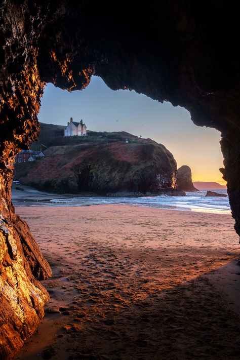 https://flic.kr/p/27PPX8Q | House on the hill | Taken from a small cave on Llangranog beach in Ceredigion (Cardigan) Bay.  I'd never been to this part of west Wales before.  Highly recommended for both walking and photography. Beach Cave Aesthetic, Cardigan Bay Wales, Cave Point Door County, Three Cliffs Bay Wales, Carbis Bay Cornwall, Ceredigion Wales, West Wales, Christmas Card Inspiration, Gap Year