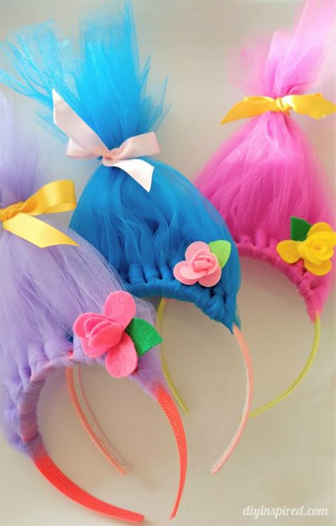 DIY Troll Hair Headbands with Video Tutorial Diy Troll Hair, Troll Hair Diy, Troll Halloween Costume, Trolls Headband, Headband Diy, Trolls Birthday Party, Troll Party, Crazy Hats, Diy Headband