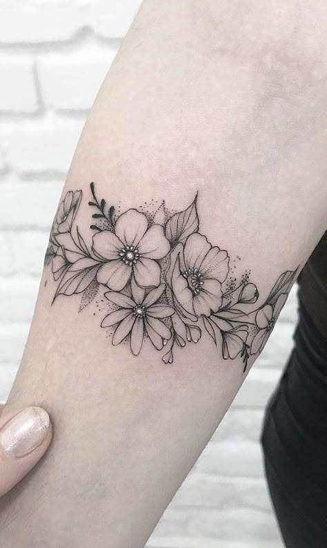 Cuff Tattoo, Band Tattoo Designs, Anklet Tattoos, Arm Band Tattoo, Tattoo Ideas Female, Tattoo Bracelet, Tattoo Feminina, Band Tattoo, Elegant Tattoos