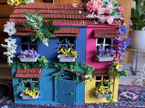 Encanto Playhouse, Encanto Casita Diy, Madrigal House Encanto, Encanto Antonio Room, Encanto House, Encanto House Disney, Wooden Doll House, Encanto Party, Toddler Activity