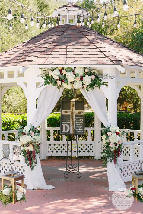 Ceremony Gazebo Decorations, Flower Gazebo Wedding, Wedding Porch Decorations, Gazebo Wedding Decorating Ideas, Gazebo Ceremony Decor, Gazebo Decorating Ideas Wedding, Wedding Gazebo Decorations Outdoor, Wedding Gazebo Ideas, Wedding Gazebo Flowers