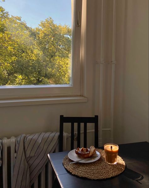 #breakfast #berlin #summer #morning #germany #pretzels #aesthetic #sunday #sunrise #coffee Coffee And Sunrise, Summer Morning Aesthetic, Sunday Morning Aesthetic, Aesthetic Sunday, Sunday Aesthetic, Sunday Sunrise, Berlin Summer, Sunrise Breakfast, Sunrise Coffee