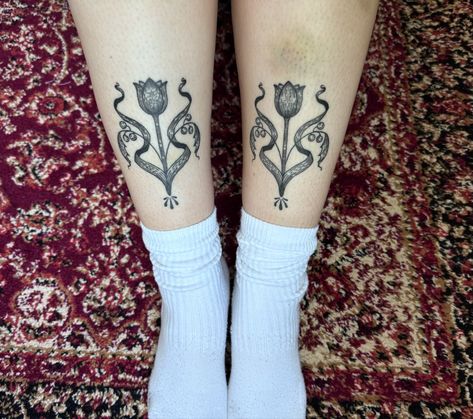 Tattoos r cool! Mexican Tattoos Traditional, Lace Ankle Tattoo, Top Of The Foot Tattoos, Knee Tattoos Women Traditional, Symmetrical Leg Tattoos, Folky Tattoos, Nordic Folk Art Tattoo, Small Folk Art Tattoo, Folk Art Tattoo Black