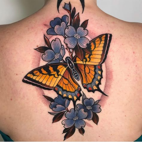 Girly Neo Traditional Tattoo, Traditional Moth, Traditional Butterfly Tattoo, Colorful Butterfly Tattoo, Upper Back Tattoos, Moth Tattoo, Tatuaje A Color, Butterfly Tattoo Designs, Tattoo Feminina