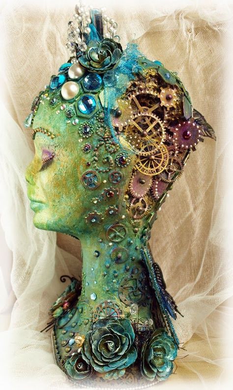 Love the Steampunk inspired artsy mannequin head Mannequin Art Ideas, Styrofoam Heads, Styrofoam Head, Liquid Pearls, Mannequin Art, Foam Head, Head Art, 3d Figures, Turquoise Glitter