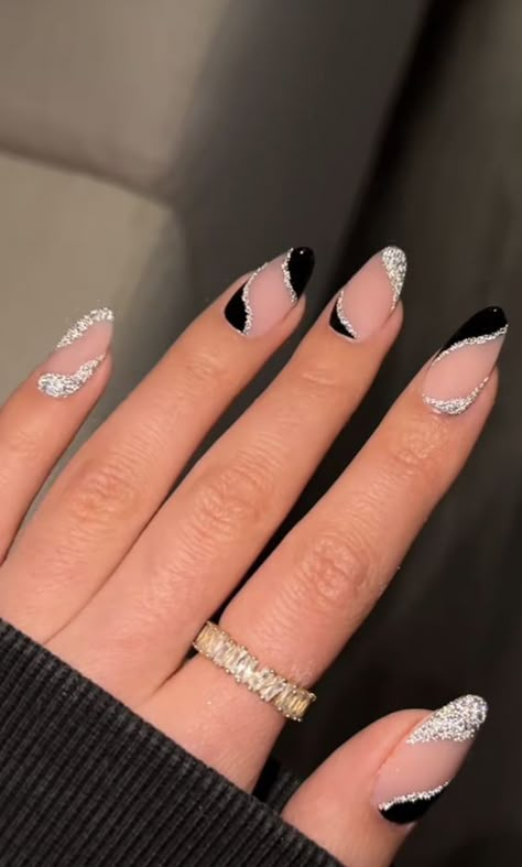 Black Nail Prom, Black And White Nails Glitter, Black And White And Silver Nails, Black And Silver Nails Short, Silver And Black Nail Designs, Black Formal Nails, Nails Silver Design, Black And Silver Nails Ideas, Black And Silver Nails