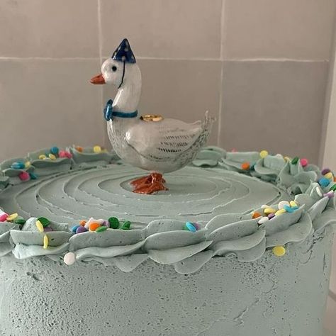 ⛺️Camp Hollow on Instagram: "Time to top your cake with this adorable blue goose cake topper! It adds a fun and stylish touch to my celebration. Here’s to memorable moments and unique details that make every occasion special! #CakeTopper #PartyDetails #cakeoftheday #explorepage" Silly Goose Cake, One Silly Goose Birthday Cake, Goose Birthday Cake, Goose Cake, Goose Birthday Party, Goose Party, Goose Birthday, Birthday Plate, Birthday Projects