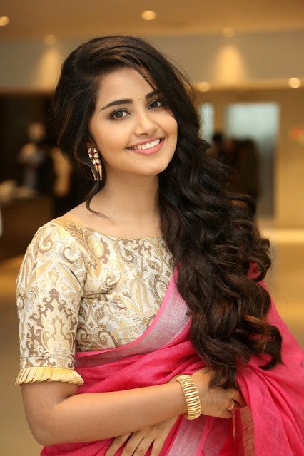 Beauty Galore HD : Actress Anu Parmeswaran Beautiful Look In Red Sare... Kerala Saree Blouse, Kerala Saree Blouse Designs, Saree Hairstyles, Indian Natural Beauty, Anupama Parameswaran, Silk Saree Blouse Designs, Saree Blouse Designs Latest, Designer Saree Blouse Patterns, Stylish Blouse Design