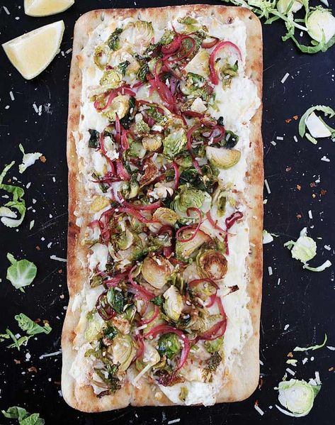 20 Flatbread Recipes That Are Better Than Pizza - PureWow Meals For Party, 20 Minute Meals, Flatbread Toppings, Veggie Flatbread, Flatbread Pizza Recipes, Grilled Flatbread, Bread Toppings, Homemade Flatbread, 20 Minute Recipes