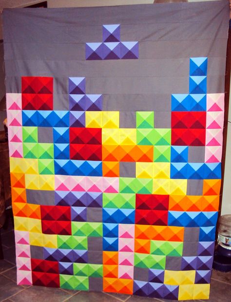 Free Tetris Quilt Pattern, Tetris Quilt Pattern, Tetris Quilt, Pixel Quilt Pattern, Illusion Quilts, Quilt Diy, Half Square Triangle Quilts Pattern, 3d Quilts, Quilting Board