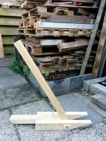 The Pallet Pal: Make Your Own Pallet Dismantling Tool Pallet Flooring Pallet Buster, Pallet Tool, 1001 Pallets, Wooden Pallet Furniture, Unique Woodworking, Pallet Creations, Recycled Pallets, Pallet Crafts, Wood Pallet Projects