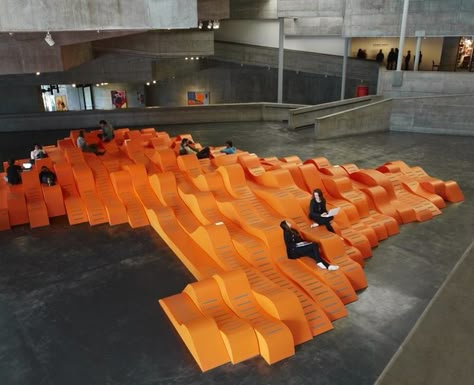 Sweet Social Seating in Berkeley Art Museum Architecture Cool, New Architecture, Public Seating, Urban Furniture, Street Furniture, Urban Spaces, Public Spaces, Public Art, Amazing Architecture