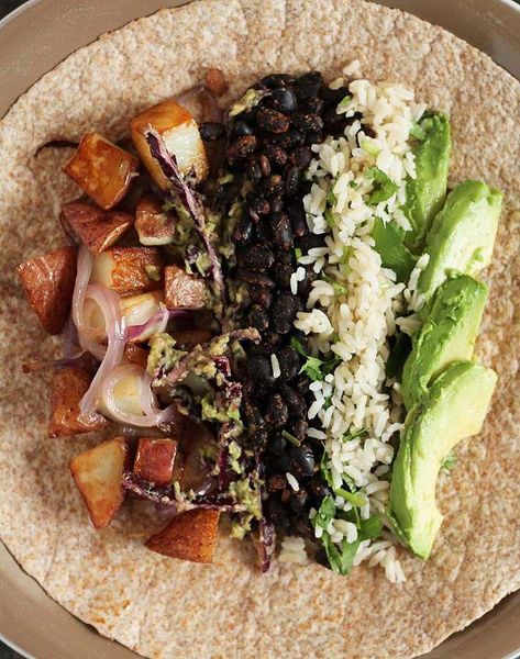 Burrito Night, Burrito Vegan, Vegan Breakfast Burrito, Breakfast Burritos Recipe, Copy Cats, Gluten Free Tortillas, Ovo Vegetarian, Vegetarian Life, Work Lunches