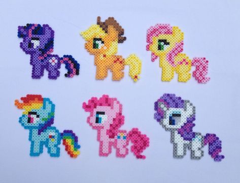 Ikea Pyssla, Perler Bead Designs, Nerd Crafts, Beads Pattern, Fuse Bead Patterns, Art Perle, Fusion Beads, Hama Bead, Motifs Perler