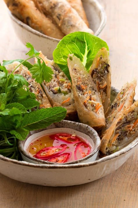 Thuy Pham's fried Vietnamese spring rolls recipe is a crunchy delight, with a simple pork and prawn filling. Vietnamese Fried Spring Rolls, Vietnamese Spring Rolls Recipe, Spring Rolls Recipe, Vietnamese Soup, Fried Spring Rolls, Vietnamese Spring Rolls, Chicken Spring Rolls, Spring Roll Recipe, Viet Food