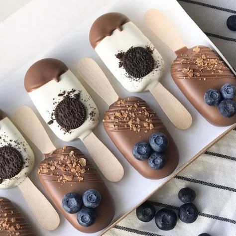 Cake Popsicles Ideas, Popsicles Cake, Ice Cream Cake Pops, Lolly Cake, Cake In A Cone, Cake Pop Designs, Cake Pop Decorating, Ice Cake, Tasty Chocolate Cake