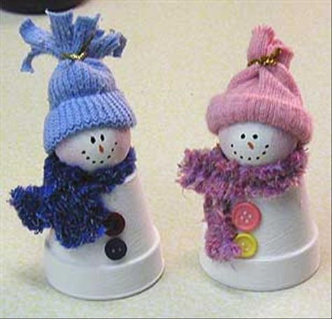 K Cup Crafts, Cup Snowman, Cheap Christmas Crafts, Diy Snowman Ornaments, Paper Cup Crafts, Snowman Craft, Christmas Craft Ideas, Christmas Crafts For Adults, Flower Pot Crafts