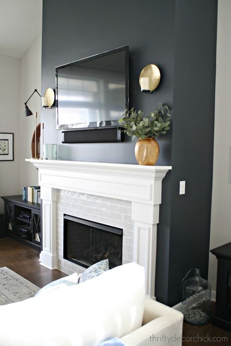 Fireplace Paint Colors, Dramatic Fireplace, Fireplace Transformation, Fireplace Paint, Fireplace Accent Walls, Design Camino, Grey Fireplace, Fireplace Feature Wall, Tv Mounted