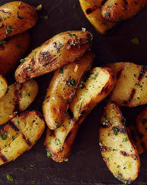 Joe Carroll's Grilled Fingerling Potatoes: This simple side dish can be served alongside any meat or other main course you’re throwing on the grill. Fingerling Potatoes Recipes, Andrew Zimmern, Top Chicken Recipes, Fingerling Potatoes, Salad With Sweet Potato, Grilled Vegetables, Side Dishes Easy, The Grill, Ground Beef Recipes