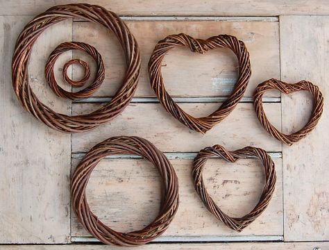 Our Natural Selection of Willow Hearts and Rings. Willow Heart, Willow Projects, Willow Wreath, Basket Weaving Patterns, Willow Weaving, Natural Selection, Cut Flower Garden, Heart Wreath, St Valentin