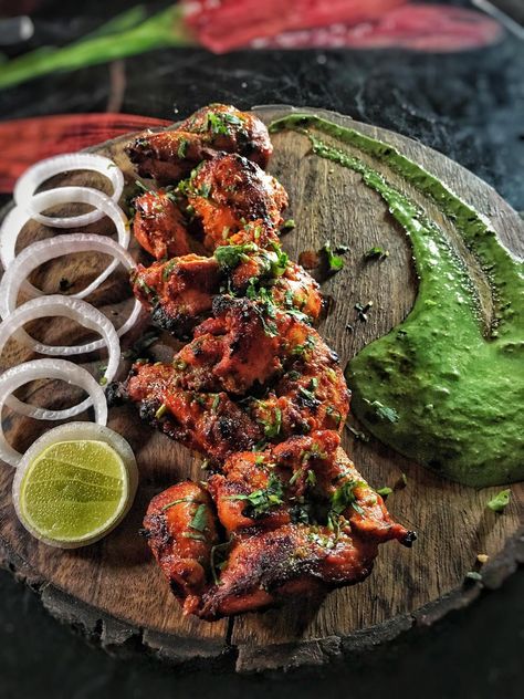 Chicken Tikka Tandoori, Tandoori Chicken Photography, Chicken Tikka Photography, Indian Chicken Masala, Indian Chicken Tikka, Healthy Cheat Meals, Tandoori Chicken Tikka, Tea Stall, Chicken Tandoori