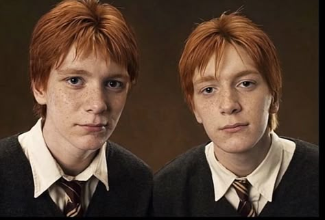 Weasley Twins Fanart, The Weasley Twins, Harry Potter Rpg, Fred And George, Weasley Harry Potter, Phelps Twins, Oliver Phelps, Fred And George Weasley, Harry Potter Images