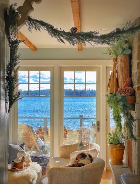 New England Lake House, Maine Beach House, Maine Style, Coastal Blues, New England Aesthetic, Holiday Living Room, England Aesthetic, Emily Henry, Coastal Maine