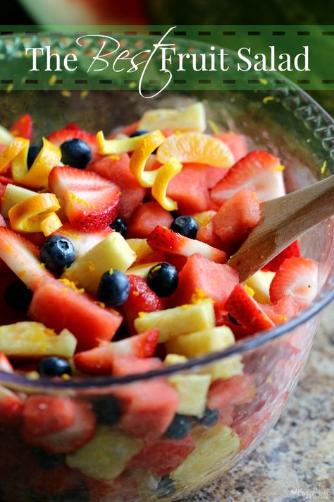 This delicious fruit salad has a secret ingredient that makes it The Best Fruit Salad! It's great for family get togethers, brunches and makes a great side dish for dinner too! Fruit Bowl Display For Party, Fruit Bowl Party, Fruit Salad Party Ideas, Big Fruit Bowl, Large Fruit Platter, Mixed Fruit Bowl, The Best Fruit Salad, Chicken Tortillas, Fruit Bowl Display