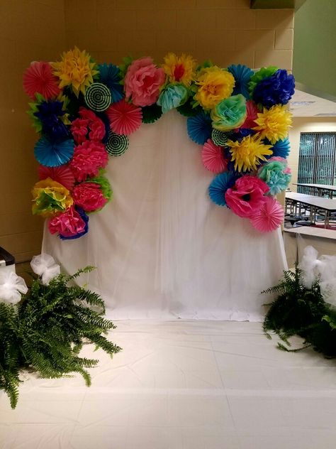 Spring Concert Decorations, Spring Fling Dance Ideas, Spring Dance Themes Middle School, Concert Backdrop, Spring School Dance Decorations, Spring Fling Dance, Spring Dance Decorations, Spring Fling Dance Decorations, Spring Dance