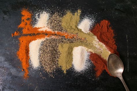 Chicken Spice Rub - Low Sodium Recipe Chicken Spice Rub, Barbecue Rub, Low Salt Recipes, Good Gravy, Chicken Rub, Low Sodium Diet, Rub Recipes, Low Sodium Recipes, Homemade Seasonings