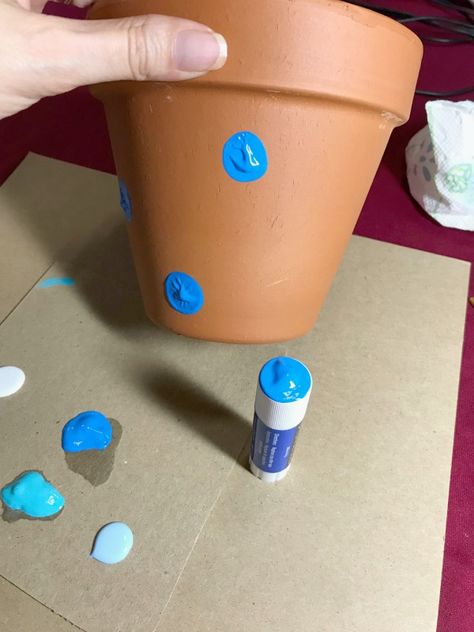 DIY Kids Painted Flower Pot - Life is Sweeter By Design Flower Pot Painting Ideas, Diy Kids Paint, Flower Pot Painting, Pot Painting Ideas, Painted Flower Pot, Planting For Kids, Pot Painting, Kids Clay, Painted Clay Pots