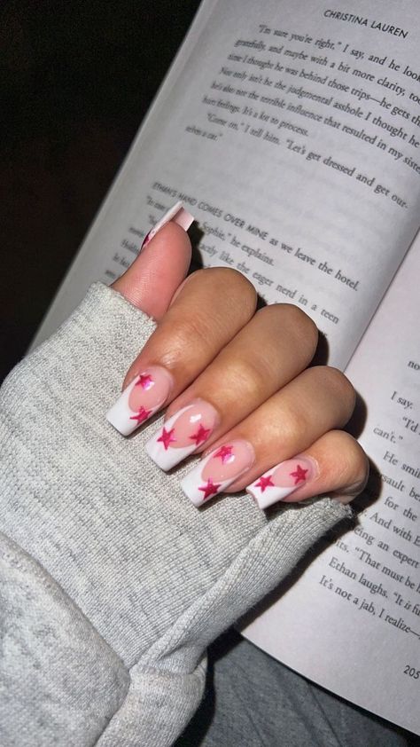 Star Nails Pink And White, Hollow French Tip, French Tip Nails With Design Pink, Nails Inspiration Summer Pink, White Nails With Pink Stars, White French Tip Nails With Stars, Pink French Tip Nails With Stars, French Tip With Star Design, Almond French Tip With Design