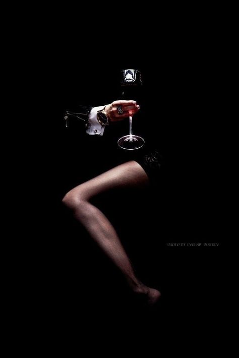 Wine Photography, Body Art Photography, Studio Photography Poses, Woman Wine, Wine Art, Famous Photographers, Cute Wallpaper For Phone, Dark Photography, Black Party