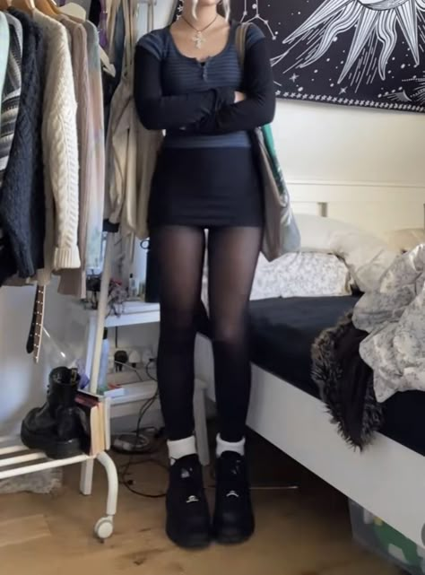 Style Tights Outfit, Laid Back Professional Outfits, Grunge Sixth Form Outfits, Glam Rocker Outfit, Leggings Under Skirt Outfits, Black Chunky Boots Outfit Summer, 6th Form Outfits Summer, Casual Sixth Form Outfits, Long Sleeve Bodysuit Outfit Fall