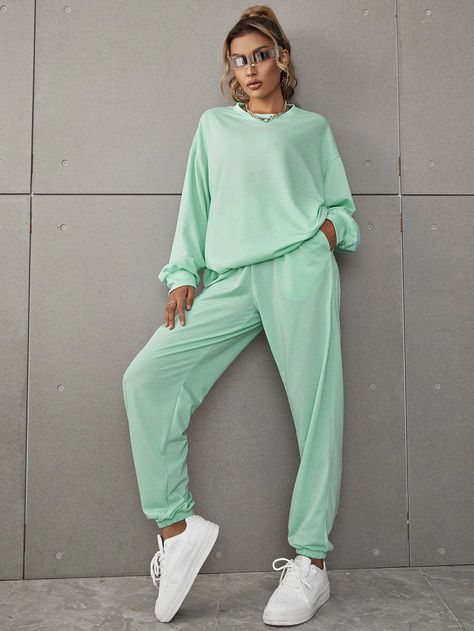 Trendy Green Cotton Sweats, Casual Green Ankle-length Sweatpants, Cheap Full-length Green Sweatpants, Green Sweatpants Outfit, Green Full-length Sweatpants For Streetwear, Green Full-length Sweatpants With Side Pockets, Green Sweatpants, Drop Shoulder Sweatshirt, Sweatpants Outfit