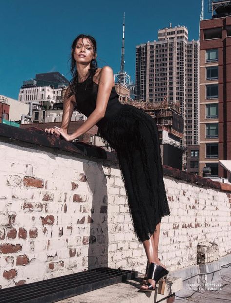 Juana Burga Sizzles In Manhattan By Elio Nogueira For L'Officiel Azerbaijan August 2016 — Anne of Carversville Nyc Photoshoot Ideas, 2016 Hair, Rooftop Photoshoot, Nyc Photoshoot, Nyc Rooftop, Graduation Picture Poses, High Fashion Photography, Creative Photoshoot Ideas, Campaign Fashion