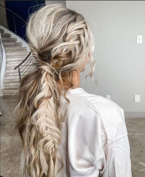 Bubble Ponytail Hairstyles 2021, ponytail braid,  kids ponytail hairstyles,  prom hairstyle design , easy ponytail hairstyles, long hair hairstyles, braids messy, top braid ponytail, sleek ponytail hairstyle, hairstyles braids, ponytail messy, braided ponytail hairstyles tutorials, hairstyles for braid, hair style for ponytail, boho ponytail #ponytailhairstyle #longhairstyle #promhairstyle Prom Hair Updo Ponytail, Ponytail Bridal Hair, Braided Homecoming Hairstyles, Hoco Court, Prom 23, Ponytail Hairstyles Tutorial, Prom Hairstyle, Long Hair Ponytail, Wavy Ponytail