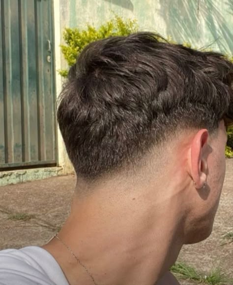 Men Short Hair Fade, Mens Haircuts Thick Hair, Very Short Hair Men, Mens Haircuts Straight Hair, Taper Fade Short Hair, Mid Fade Haircut, Fade Haircut Curly Hair, Haircut Selfie, Low Taper Fade Haircut