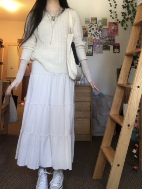 White Flowy Maxi Skirt Outfit, Long Skirt Japanese Style, Japanese Long Skirt Outfit, Sawako Outfits Inspired, Sawako Inspired Outfits, Sawako Outfit Ideas, Japanese Long Skirt, Cute Long Skirt Outfits, Dress Over Skirt