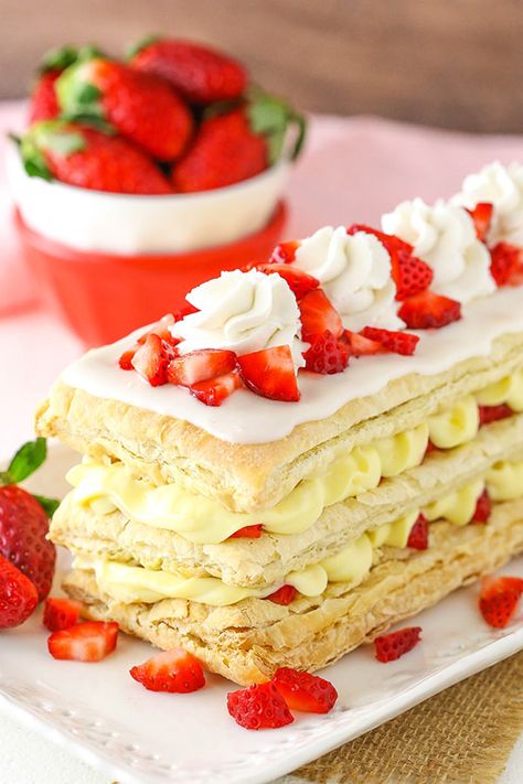 Strawberry Napoleons | Easy Strawberry Dessert Recipe that Looks Fancy! Napoleon Cake Recipe, Strawberry Napoleon, Desserts Fancy, Napoleon Pastry, Napoleon Dessert, Easy Strawberry Desserts, Napoleon Cake, Strawberry Dessert Recipes, Impressive Desserts