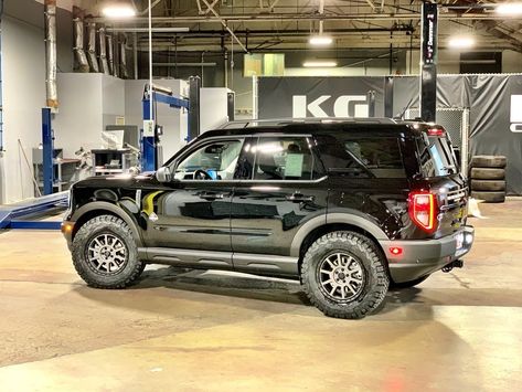 2021 Bronco Sport Outer Banks Looks Great With Big Off-Road Tires Custom Bronco Sport, Bronco Sport Outer Banks, 2023 Ford Bronco Sport Outer Banks, Lifted Bronco Sport, Bronco Sport Lifted, Ford Bronco Overland Build, 2 Door Ford Bronco Outer Banks, Bronco Sport Offroad, Ford Bronco Sasquatch