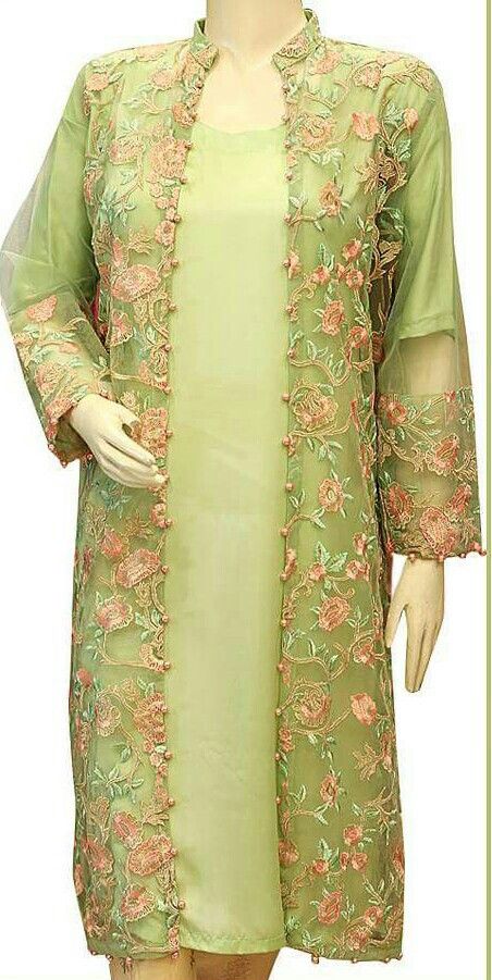 Want this one Gaun Design, Pakistani Gowns, Pakistani Suits Party Wear, Suits Party Wear, Dress Design Ideas, Party Wear Casual, Casual Gowns, Design Jacket, Shrug For Dresses