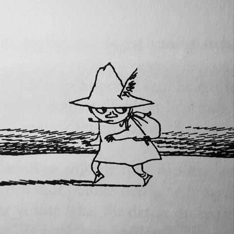 Snufkin Illustration Tove Jansson, Snufkin Book Illustration, Snufkin Tove Jansson, Snufkin Illustration, Snuffkins Moomin, Moomin Black And White, Snufkin Tattoo, Moomin Tattoo, Moomin Snufkin