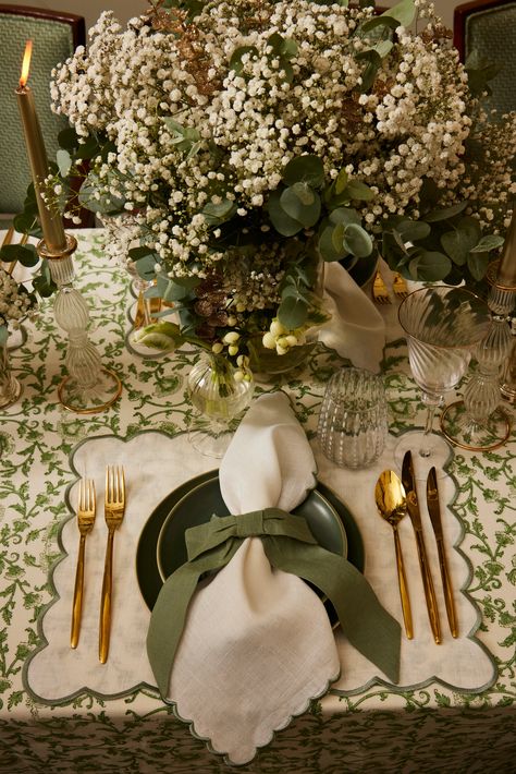 Our Linen Bows in Green are a perfect addition to any tablescape whether that is Spring, Summer, Autumn or Winter. Size: 5cm Dark Green Thanksgiving Table, Green Wedding Theme Indoor, Dinner Party Table Settings Winter, Forest Green Cream Gold Wedding, Palm Leaf Table Setting, Over The Top Tablescapes, Grandmillenial Thanksgiving Table, Traditional Thanksgiving Tablescapes, Farm To Table Wedding Decor