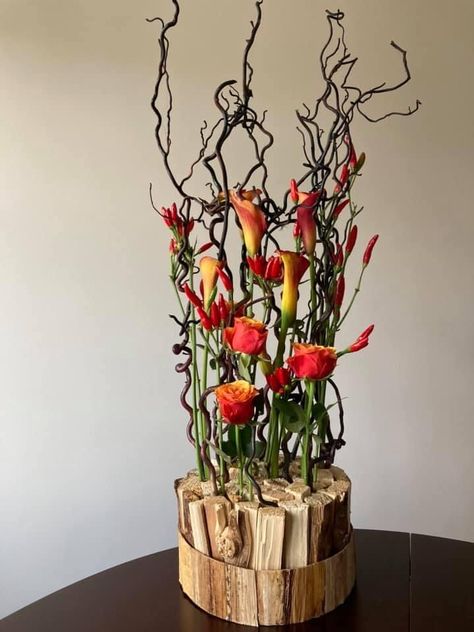 Contemporary Flower Arrangements, Rustic Arrangements, Tropical Floral Arrangements, Winter Arrangements, Cardboard Crafts Diy, Creative Flower Arrangements, Flower Arrangements Simple, Modern Flower Arrangements, Wood Flowers