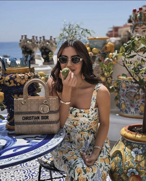 Outfit Feminine, Blonde Female, Classic Chic Style, Heels Dress, Amalfi Coast Italy, France Italy, Italy Outfits, Classic Chic, Positano