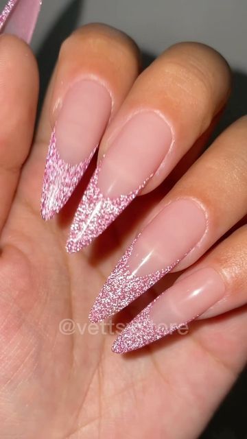 French Nails Light Pink, Light Pink Glitter Nails, Pink Glitter French Tip Nails, Pink Christmas Nail, Nails Light Pink, Glitter French Tip, Glitter French Nails, Stiletto Nails Short, Glitter French Tips